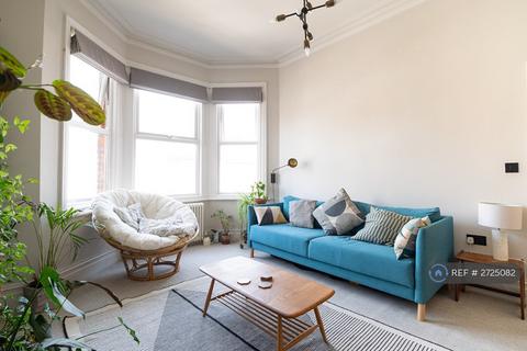 3 bedroom flat to rent, Warwick Road, Cliftonville, Margate, CT9