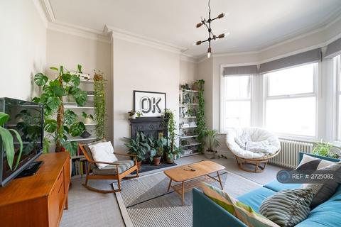 3 bedroom flat to rent, Warwick Road, Cliftonville, Margate, CT9
