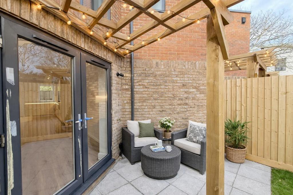 Patio furnished m ERRYN 3.jpg