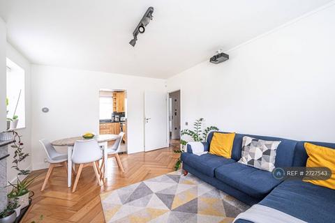 2 bedroom flat to rent, Crathorne House, London, N2
