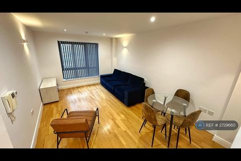 2 bedroom flat to rent, Mere House, Manchester, M15