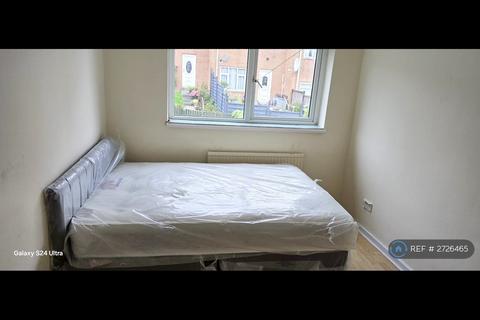 undefined, Cottingley Gardens, Beeston, LS11