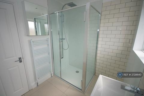 undefined, Dellfield Crescent, Uxbridge, UB8