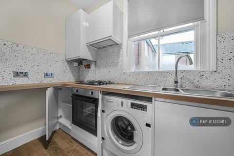 1 bedroom flat to rent, Canadian Avenue, London, SE6