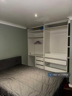 1 bedroom in a house share to rent, Allhallows Road, London, E6