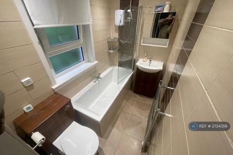 undefined, Thornliebank, Thornliebank, Glasgow, G46