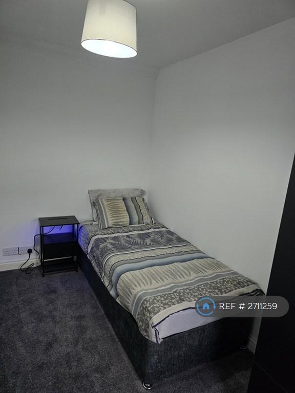 Single Bedroom In 3 Bedroom House