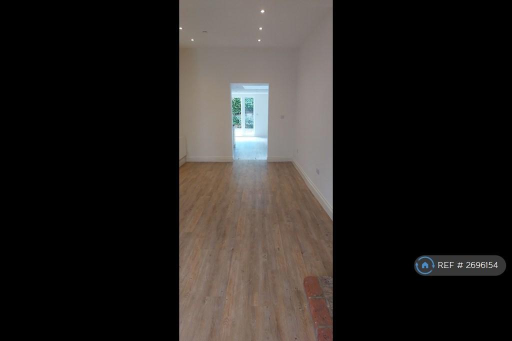 Sitting Room To Kitchen/Dining Area