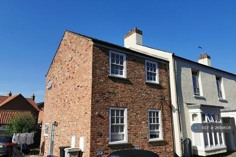 2 bedroom end of terrace house to rent, Elizabeth Court Church Street, Louth, LN11