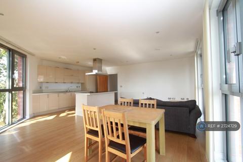 3 bedroom flat to rent, Dower Court, London, SE16