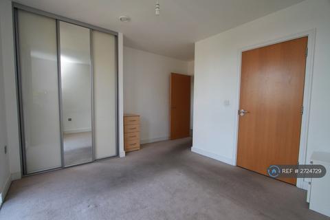 3 bedroom flat to rent, Dower Court, London, SE16