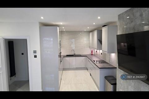 2 bedroom flat to rent, Fulham, London, SW6