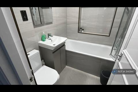 2 bedroom flat to rent, Fulham, London, SW6