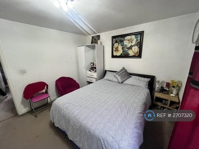 1st Floor Ensuit Bedroom 1
