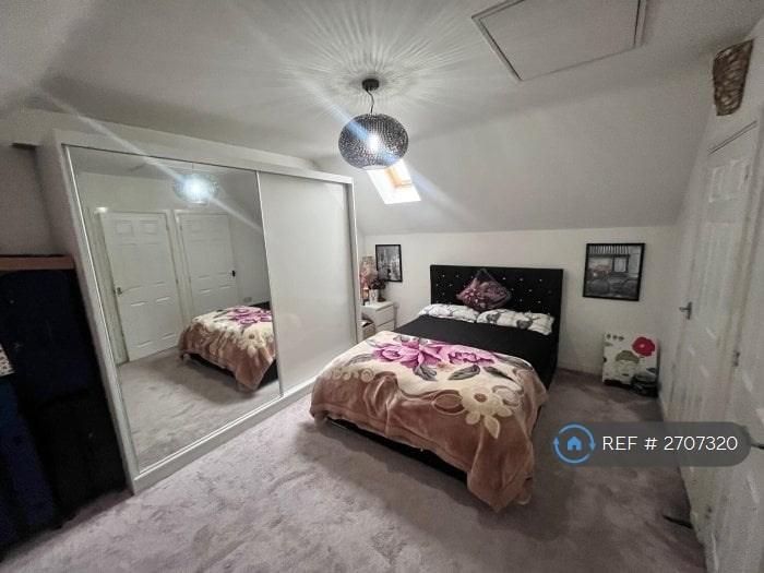 2nd Floor Master Ensuit Bedroom 1