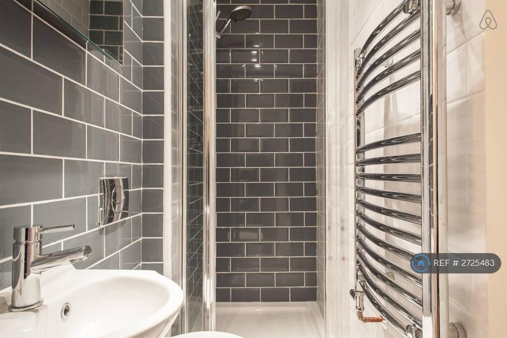 Bedroom 1's Ensuite