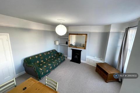 2 bedroom flat to rent, Fernthorpe Road, London, SW16