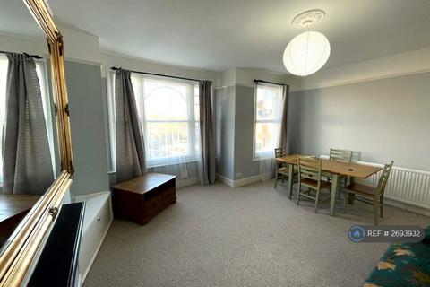 2 bedroom flat to rent, Fernthorpe Road, London, SW16