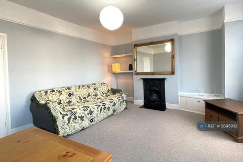 2 bedroom flat to rent, Fernthorpe Road, London, SW16