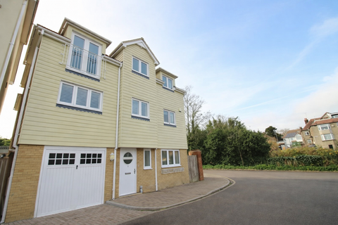 4 bedroom detached house for sale, Beach Walk, Broadstairs CT10