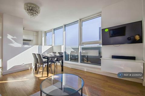3 bedroom flat to rent, Navigation Court, London, E16