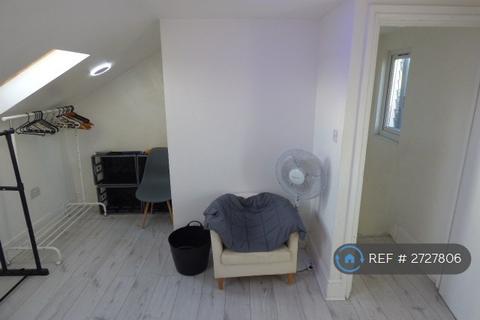 2 bedroom flat to rent, Cann Hall Road, London, E11