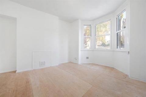 2 bedroom flat for sale, Harpenden Road, West Norwood, SE27