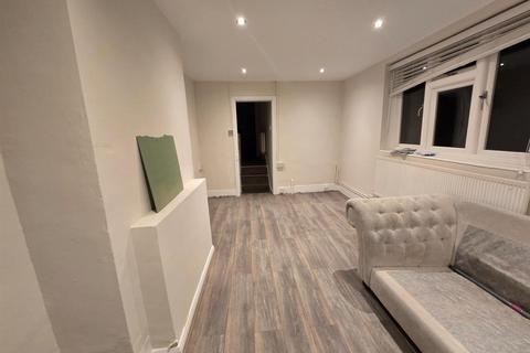 2 bedroom flat to rent, Antill Road, London