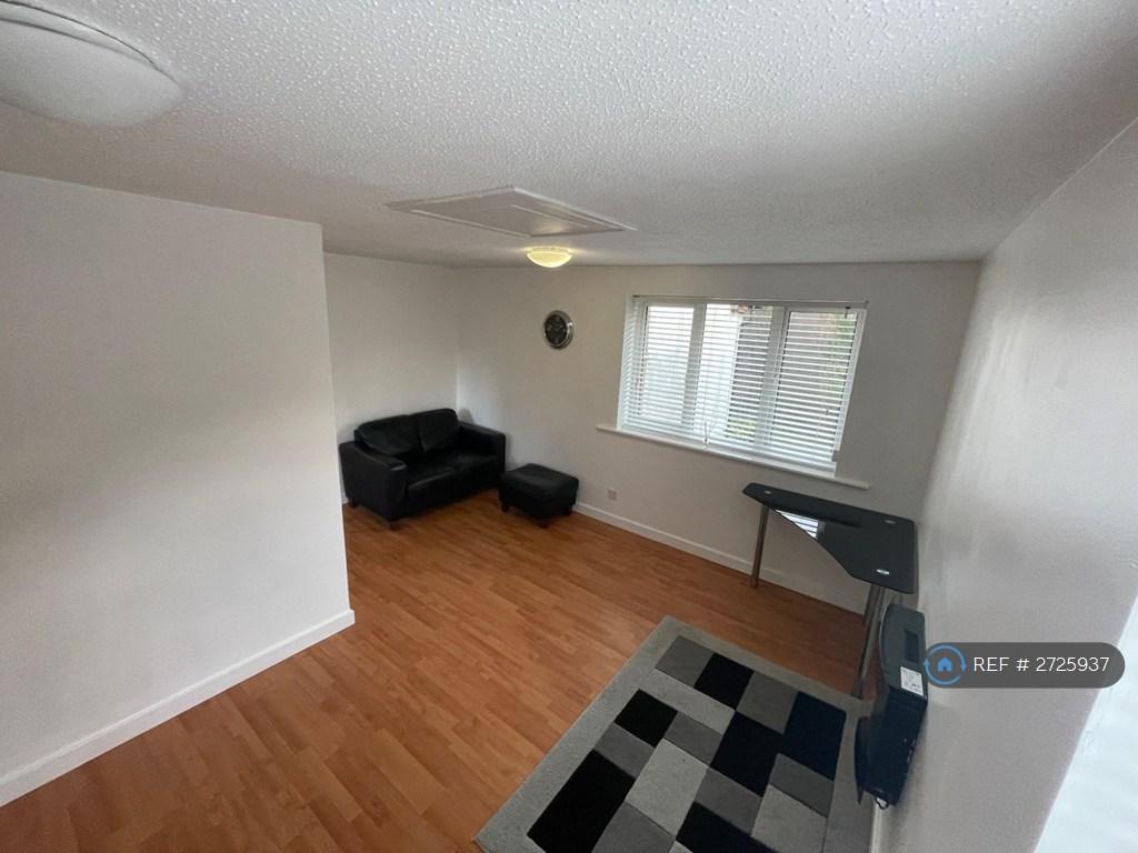 Living Area/Bedroom