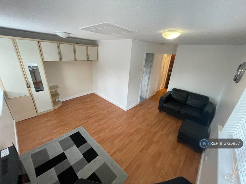 Living Area/Bedroom