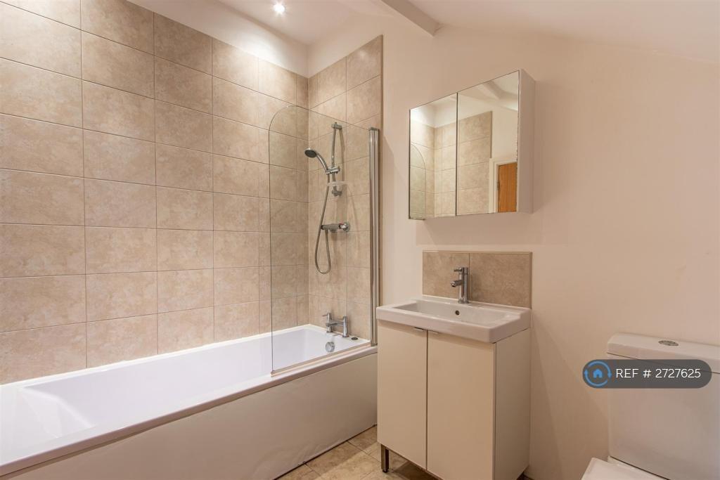 Ensuite - Picture 2