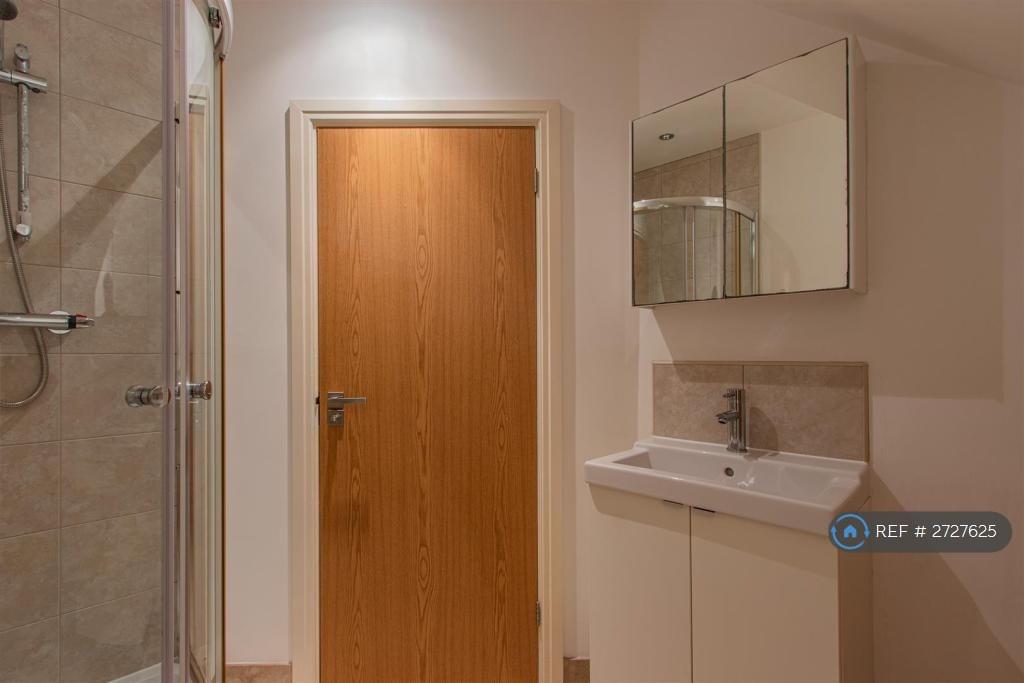 Bathroom - Picture 2