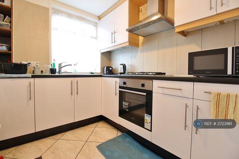3 bedroom maisonette to rent, Laburnum Grove, Hounslow, TW3