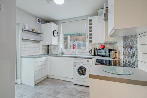 undefined, Dollis Hill Avenue, London, NW2