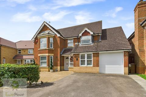 4 bedroom detached house for sale, Grant Road, Wainscott, Rochester, ME3 8EE
