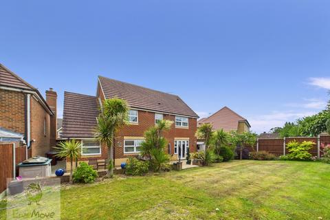 4 bedroom detached house for sale, Grant Road, Wainscott, Rochester, ME3 8EE