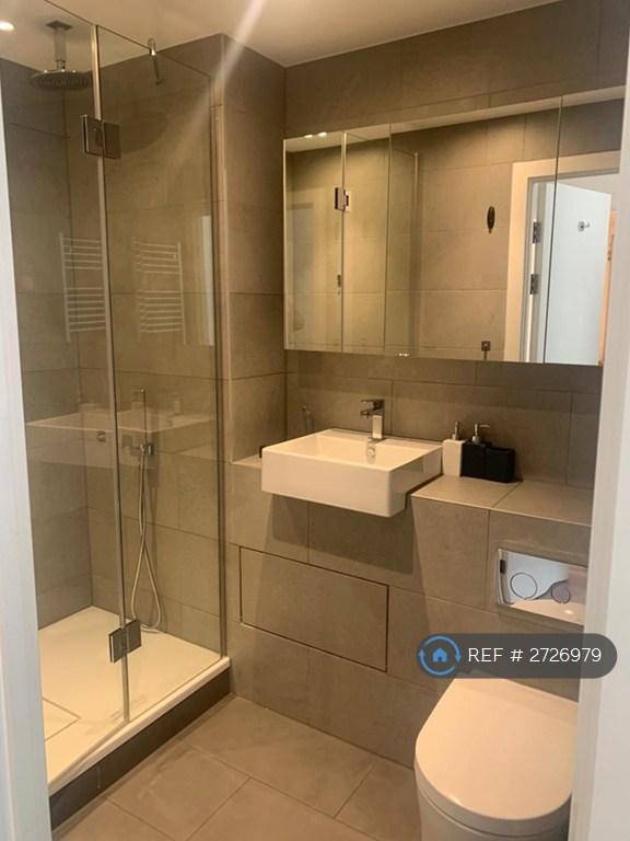En-Suite Bathroom