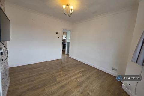 2 bedroom flat to rent, Holmleigh Avenue, Dartford, DA1