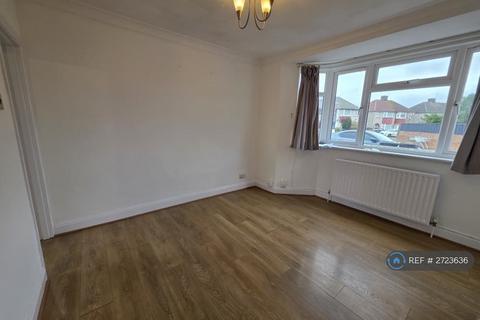 2 bedroom flat to rent, Holmleigh Avenue, Dartford, DA1