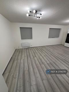 3 bedroom flat to rent, Springwood Crescent, Edgware, HA8