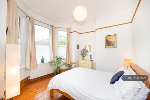 undefined, Streatham Hill, London, SW2