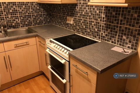 1 bedroom flat to rent, Chilten View Rd, Uxbridge, UB8