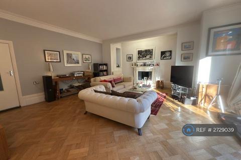 1 bedroom in a flat share to rent, Bromley Road, Bromley, BR2