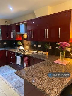 1 bedroom in a house share to rent, The Ridings, London, W5