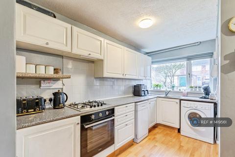 3 bedroom end of terrace house to rent, Torrington Crescent, Wellingborough, NN8