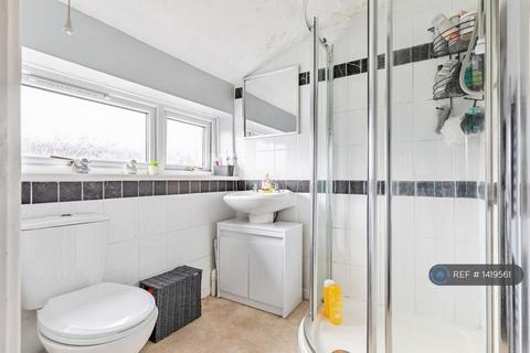 3 bedroom end of terrace house to rent, Torrington Crescent, Wellingborough, NN8