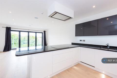 undefined, Brayfields, Maidenhead, SL6