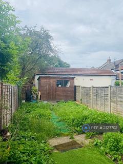 1 bedroom in a house share to rent, Warham Road, London, N4