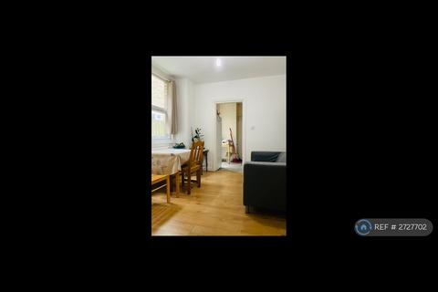 1 bedroom in a house share to rent, Warham Road, London, N4