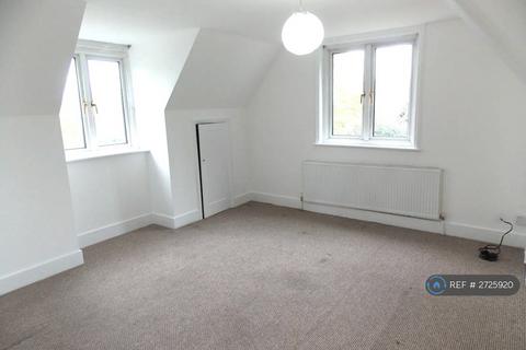 2 bedroom flat to rent, Thicket Road, London, SE20